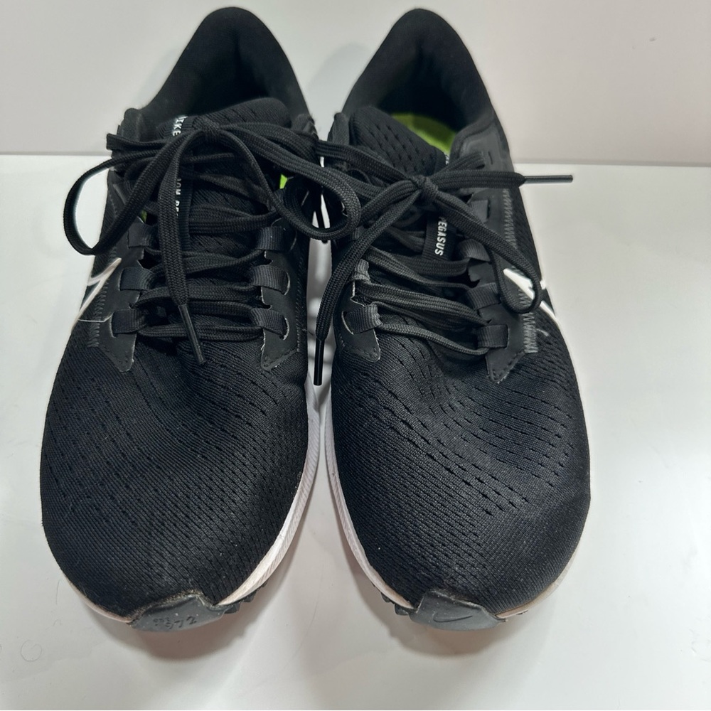 Women’s Nike air zoom Pegasus 38 size 7